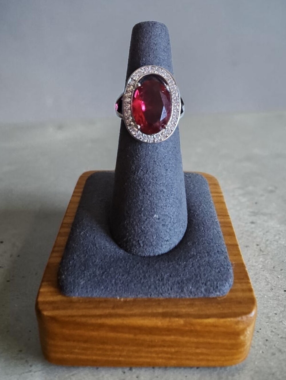 Sassified Boutique Nwt  925 Silver Halo Ring with Deep Red Oval Gem